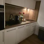 Airport Nest Appartement *