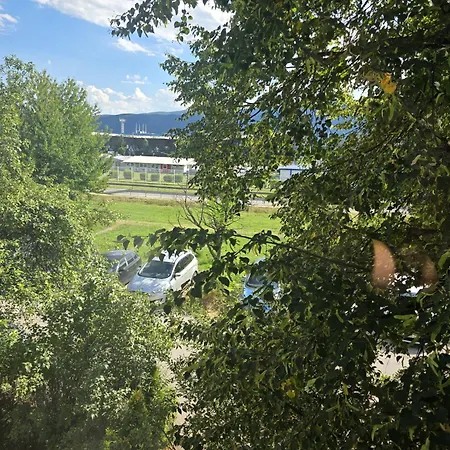 Airport Nest アパート *